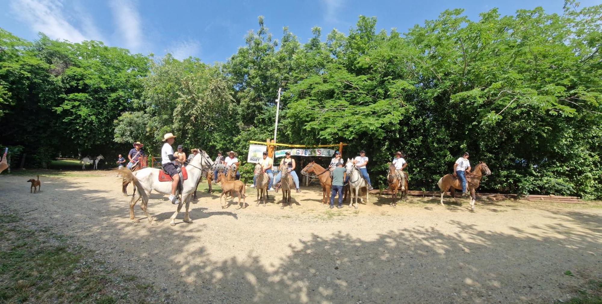 Finca Ecoturistica Los Jagueyes Baraya Exteriör bild